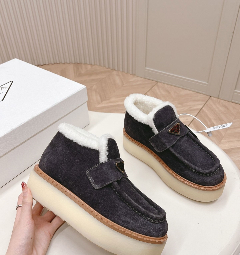 Pra*a casual shoes